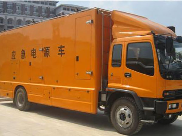 建阳冬季柴油发电机启动前，如何检查燃油系统中的积水？